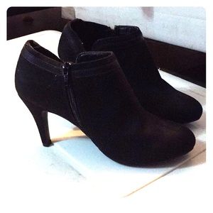 Booties,color black
